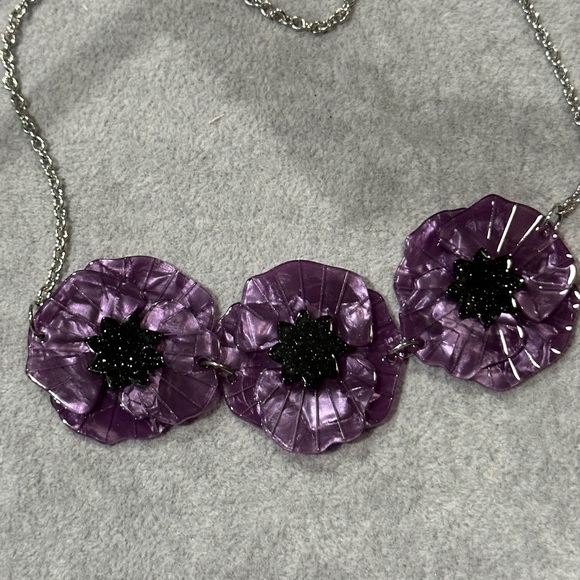 New in Box Erstwilder Set Necklace AND matching earrings🪻💜 Poppy Field - Picture 2 of 8